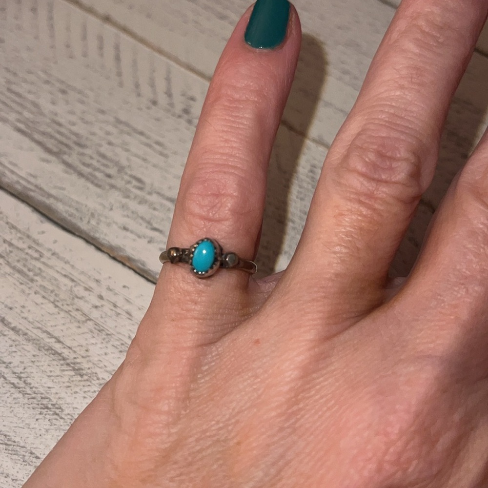 Sterling Silver Vintage Navajo ring size 4.5 - Picture 3 of 5